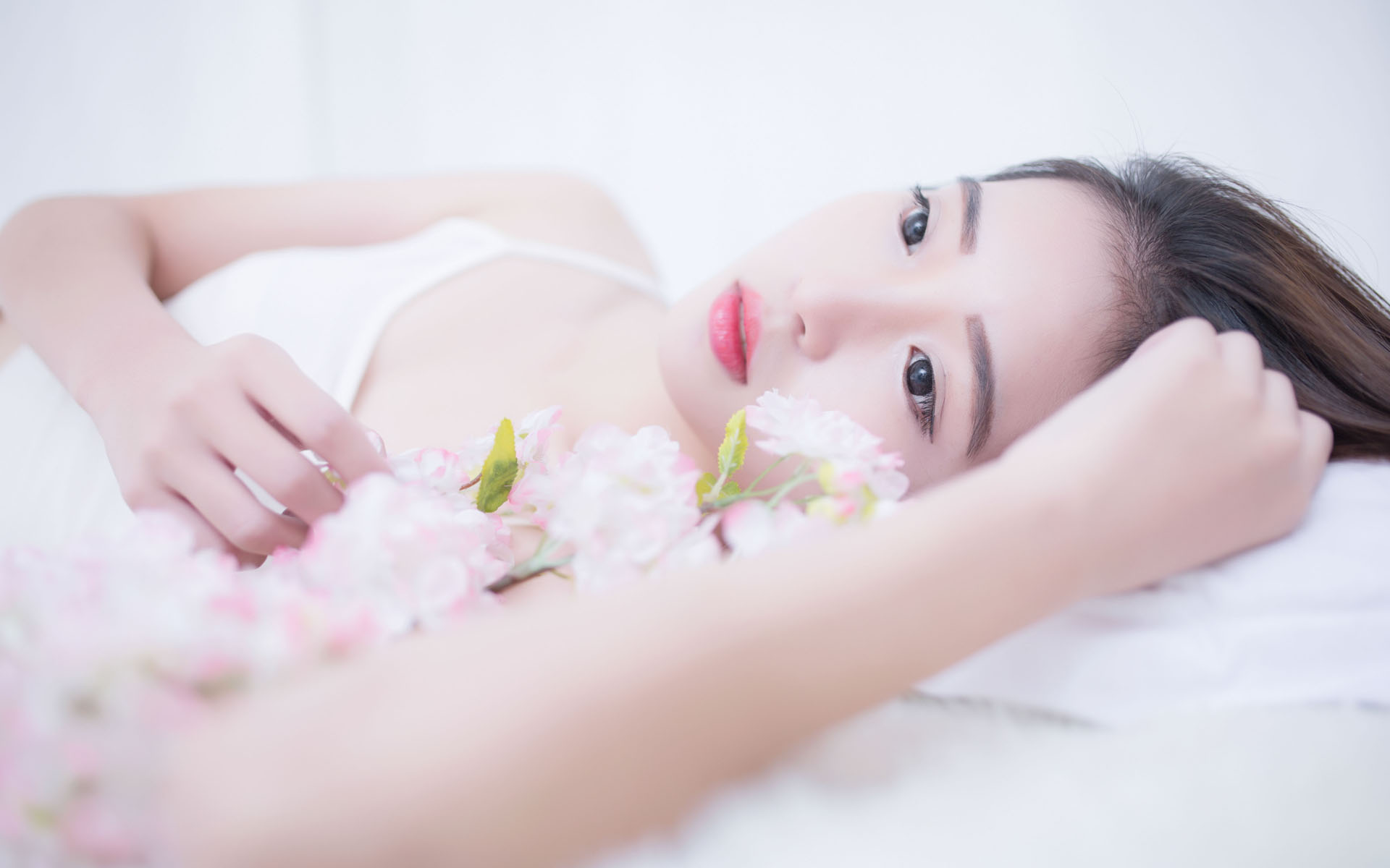 （活力中国调研行）探访中国最大碳纤维生产基地 感受“黑色黄金”的科技重量